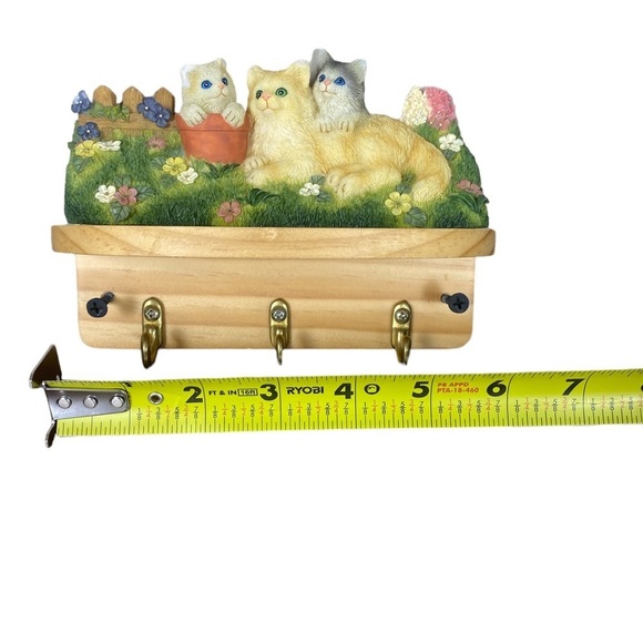 Crossroads Wood Ceramic House Home Cats Key Holder Shelf Decor. - Picture 4 of 9